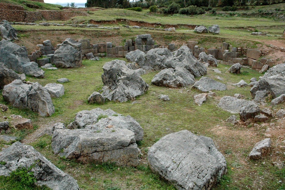 peru sacred valley sacsayhuaman altars