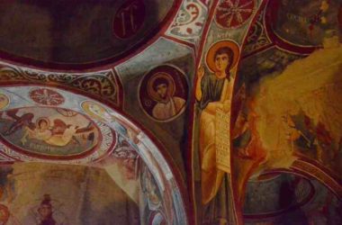Fantastic Cappadocia, Turkey And by the 13th Century, you've got a lot more sophisticated frescoes, and more sophistated cave digging. Arches and columns echo actual church construction above ground in other parts of the world.