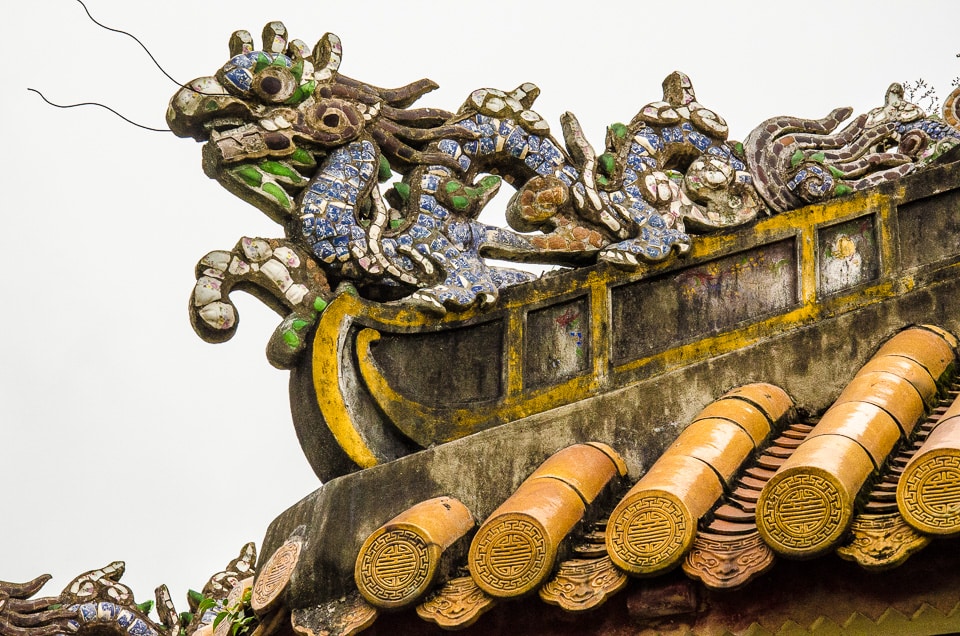 hue citadel dragon on roof