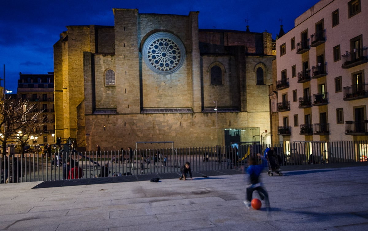 spain san sebastian night futbol