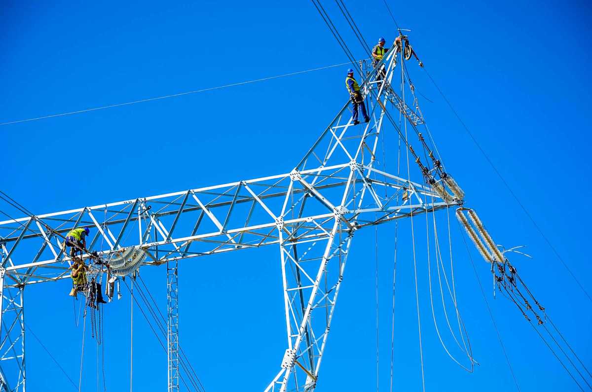 electrical workers near leon spain