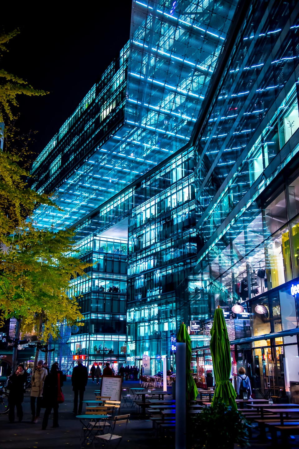 shopping street kurfurstendamm berlin