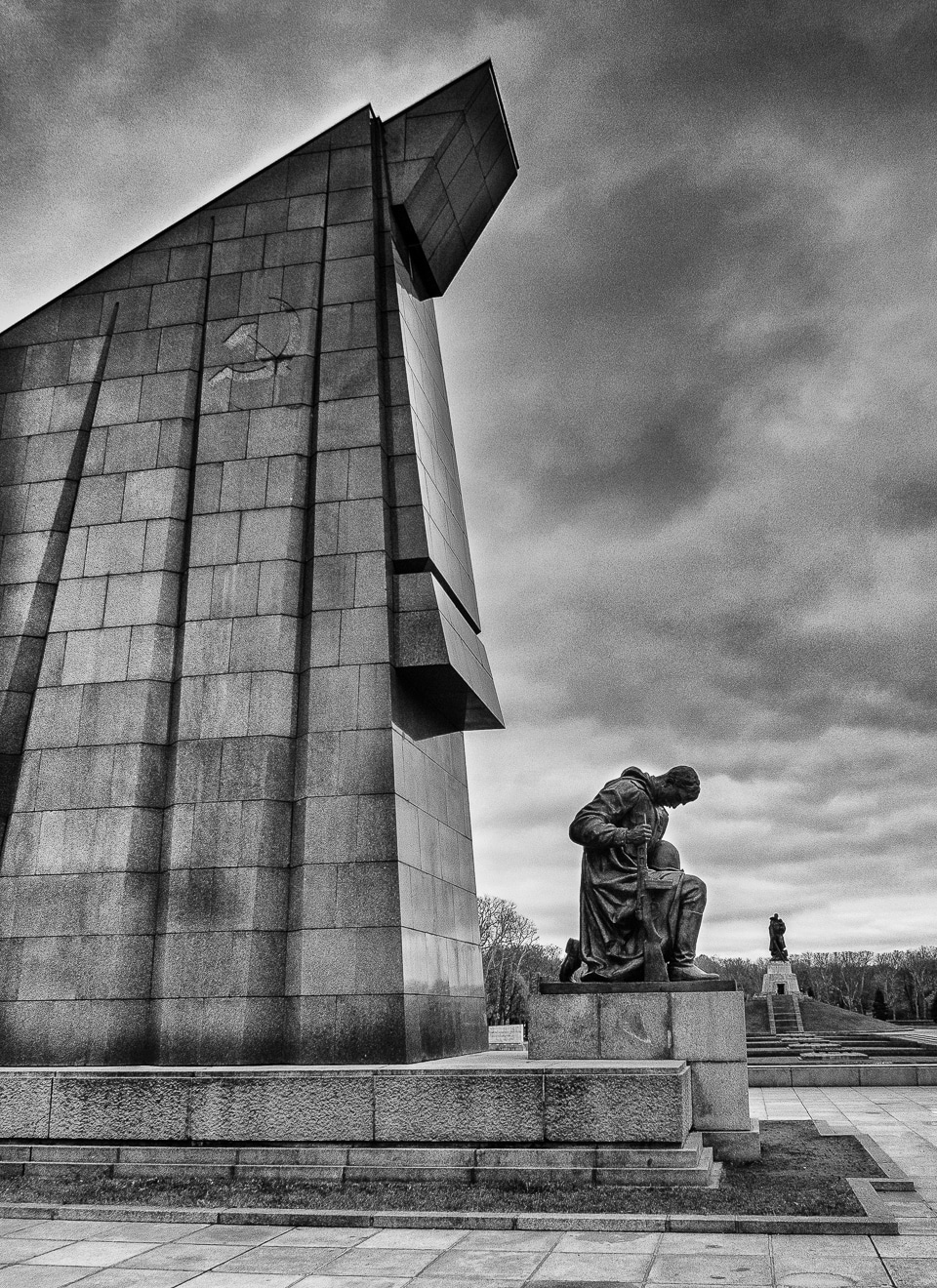 soviet-world-war-ii-memorial-treptower-park-berlin-travel-past-50