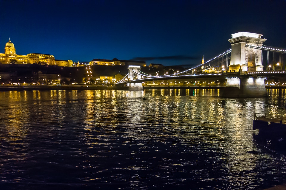 budapest at night chain bridge