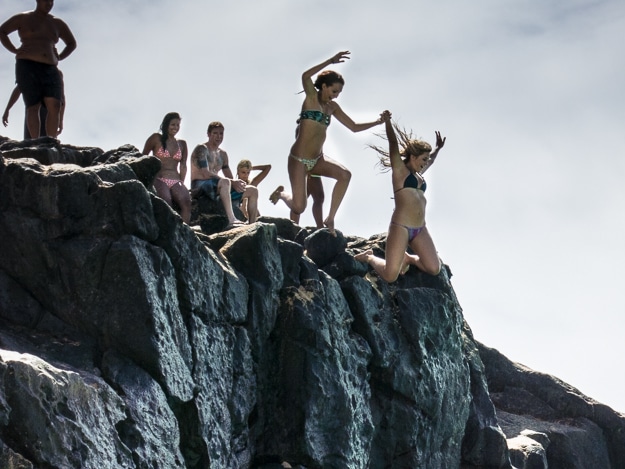 cliff jumping Oahu