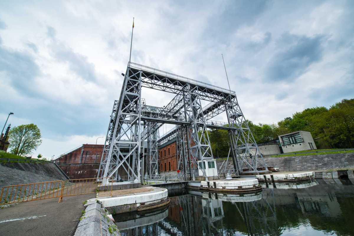 boat lift central canal belgium