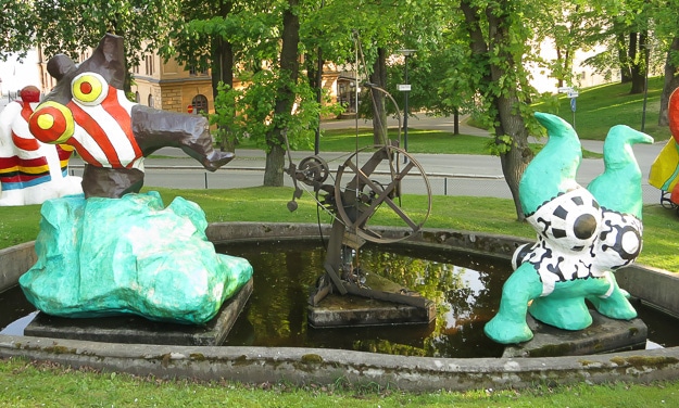 A portion of " Paradiset" by Niki de Saint Phalle with Jean Tinguely. 1966