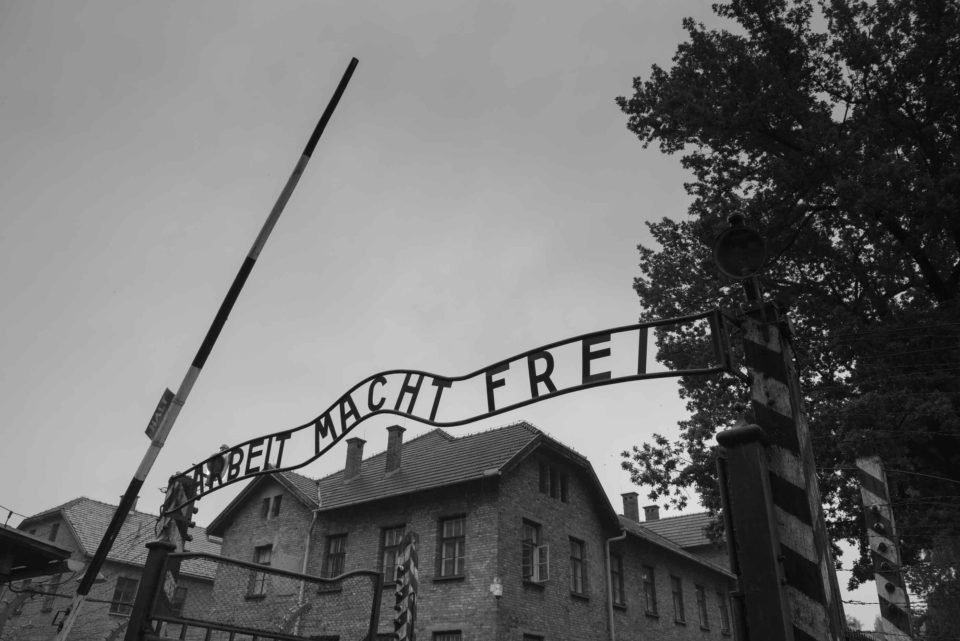 arbeit macht frei auschwitz