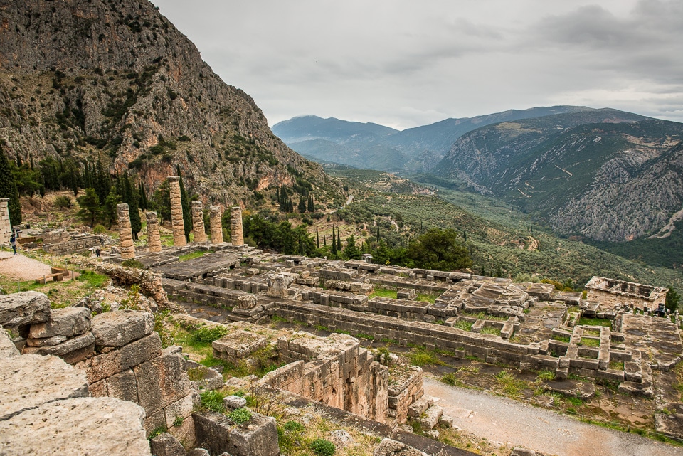 delphi temple of apollo