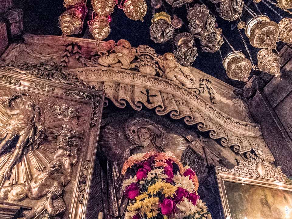 jesus crypt church holy sepulchre jerusalem