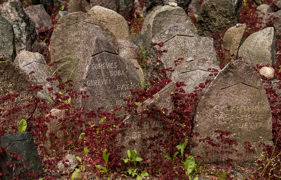 rumbula gravestones holocaust latvia