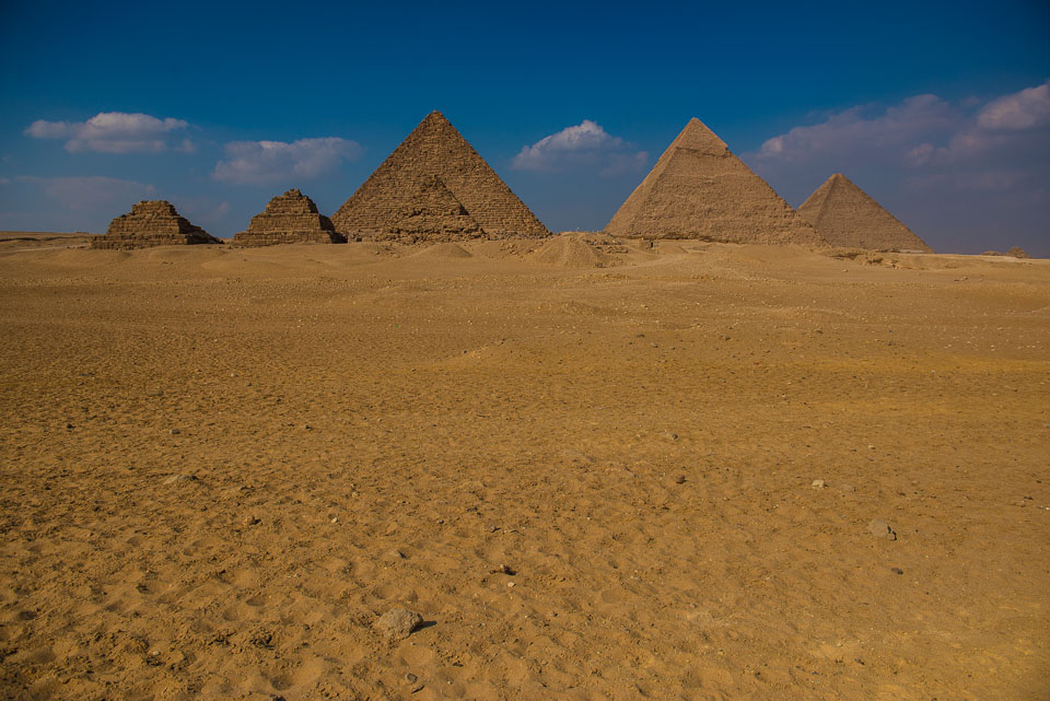 pyramids giza egypt