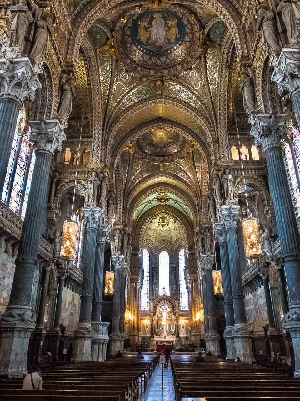 churches in lyon france