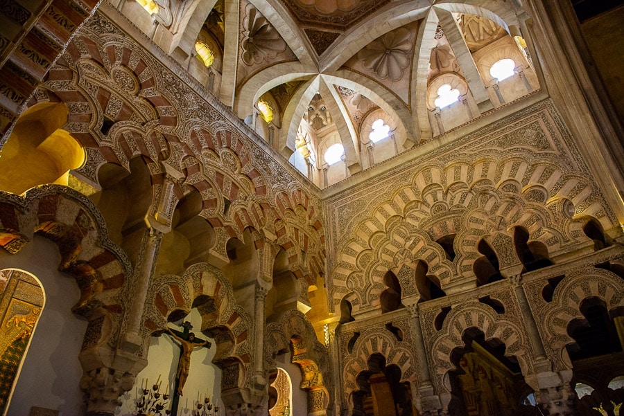 spain cordoba mosque cathedral moorish arches chapel