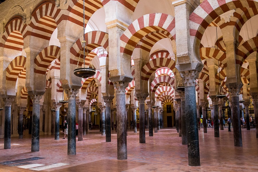 spain cordoba mosque cathedral moorish simple arches