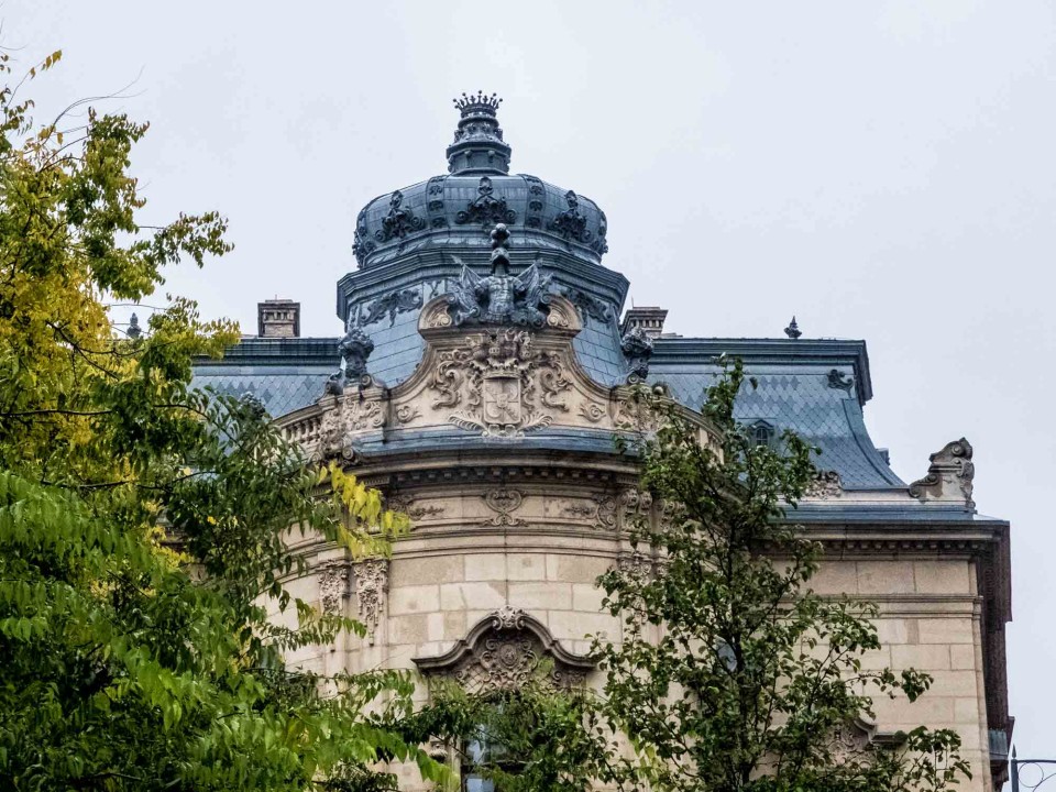 The rooftop decoration of the Metropolitan Library, formerly the Wenckheim Palace.