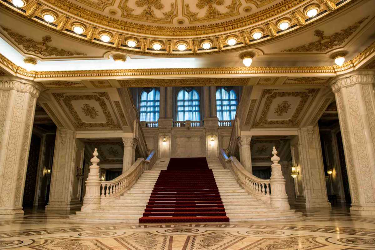 Romanian Palace Of The Parliament - Rectangle Circle