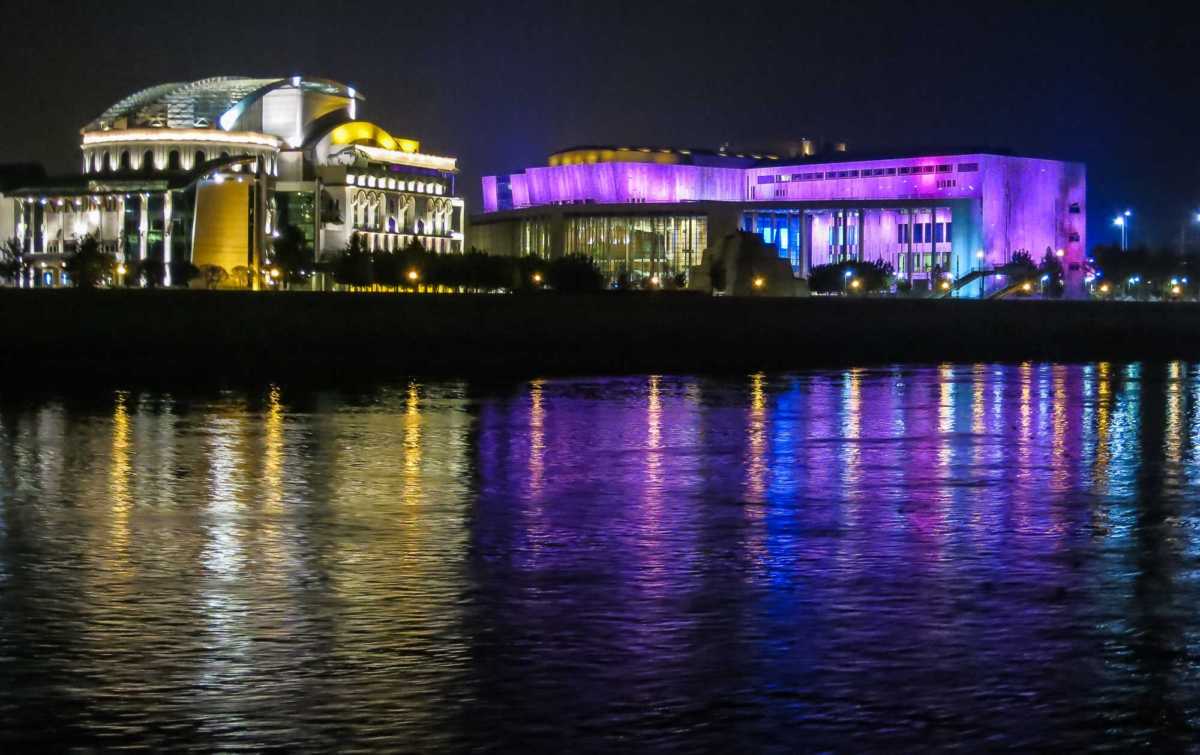 The National Theater (l) and the Ludwig Museum punctuate the classic Danube River scenery