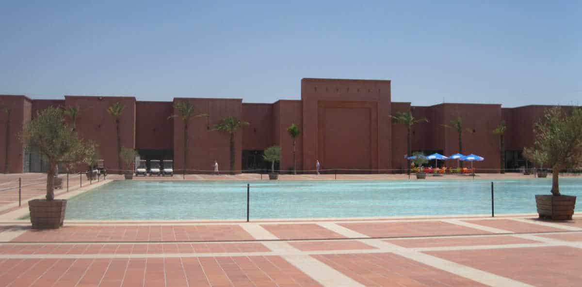 Al Kasar marketplace and bustling town center