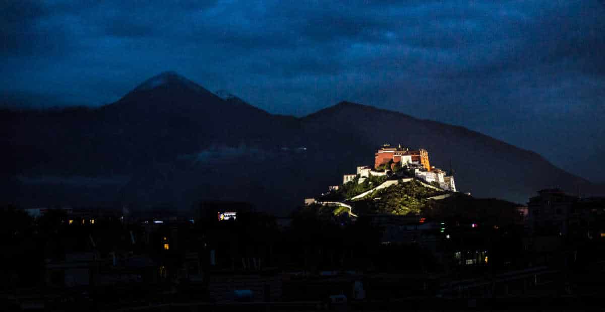 potala-palace-lhasa-tibet