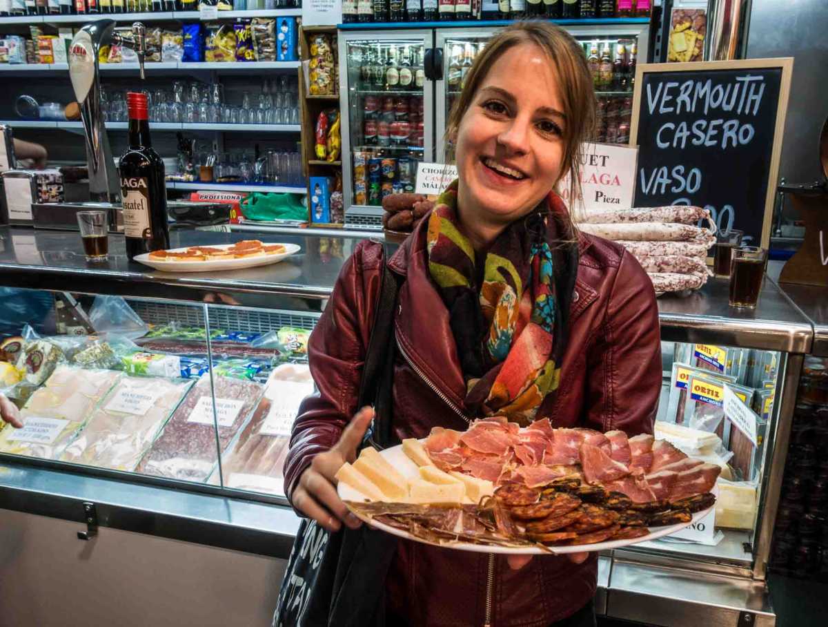 suzanne-plate malaga food tour