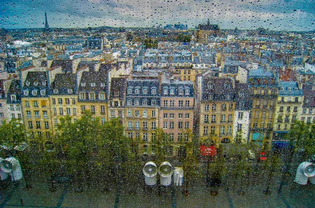 France_paris_rooftops in rain