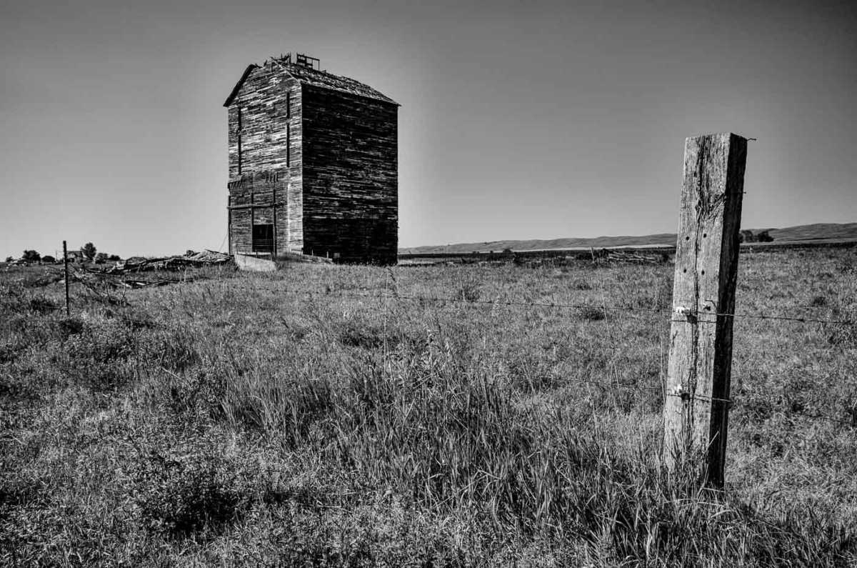 ruined grain elevator lily south dakota