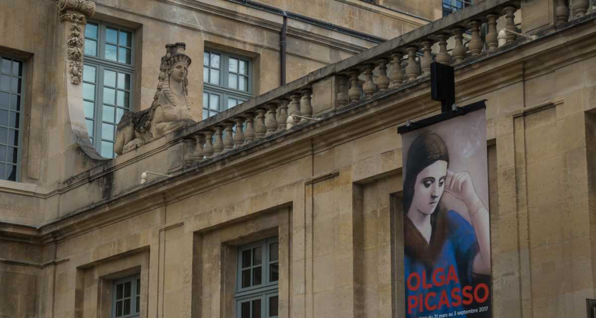 Marais Mansions neighborhood walking tour Paris