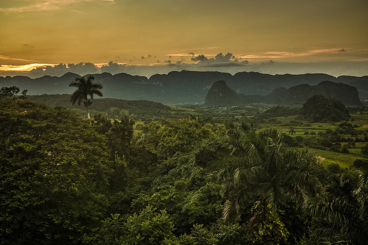 vinales valley sunset 2 travel to cuba vacation