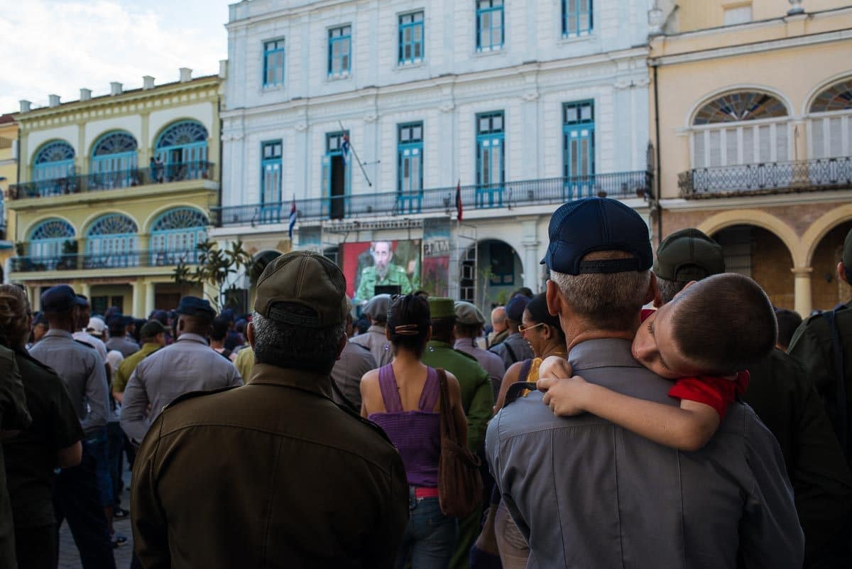 Cuba_havana_listening to Fidel