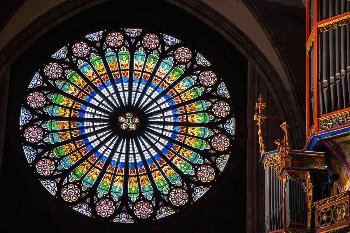 France_Strasbourg Cathedral rosette organ close