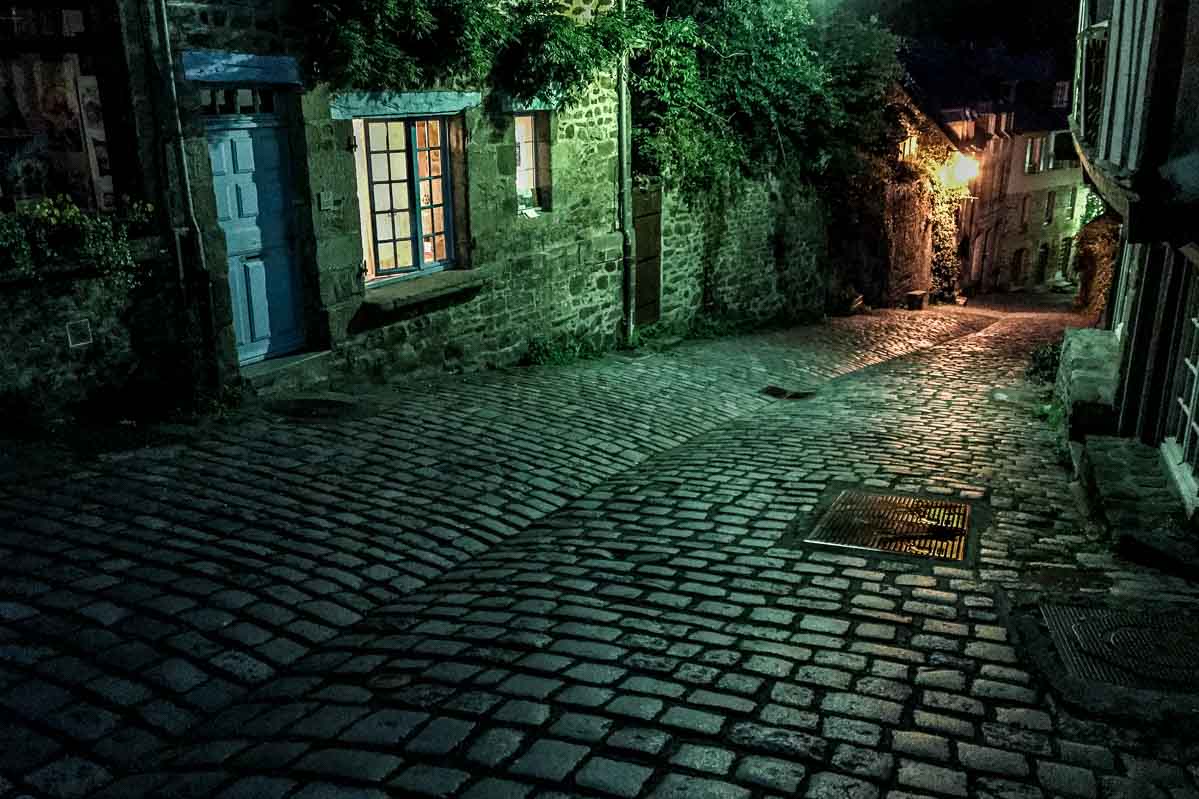 France_brittany_dinan street night