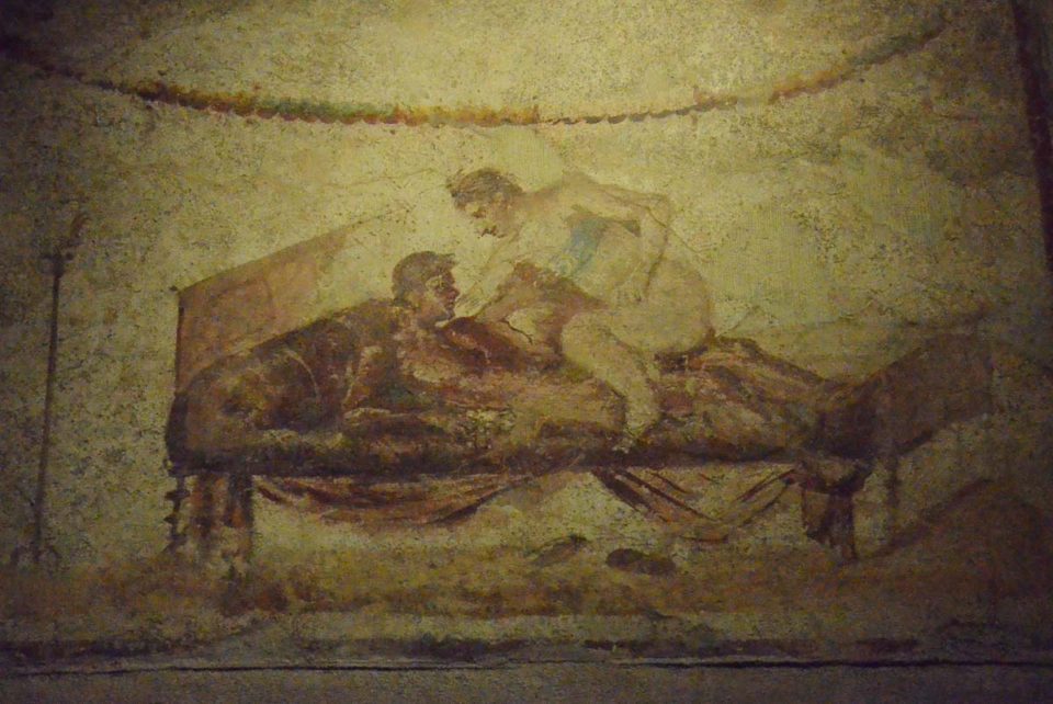 pompeii brothel lupanar herculaneum erotic art 2
