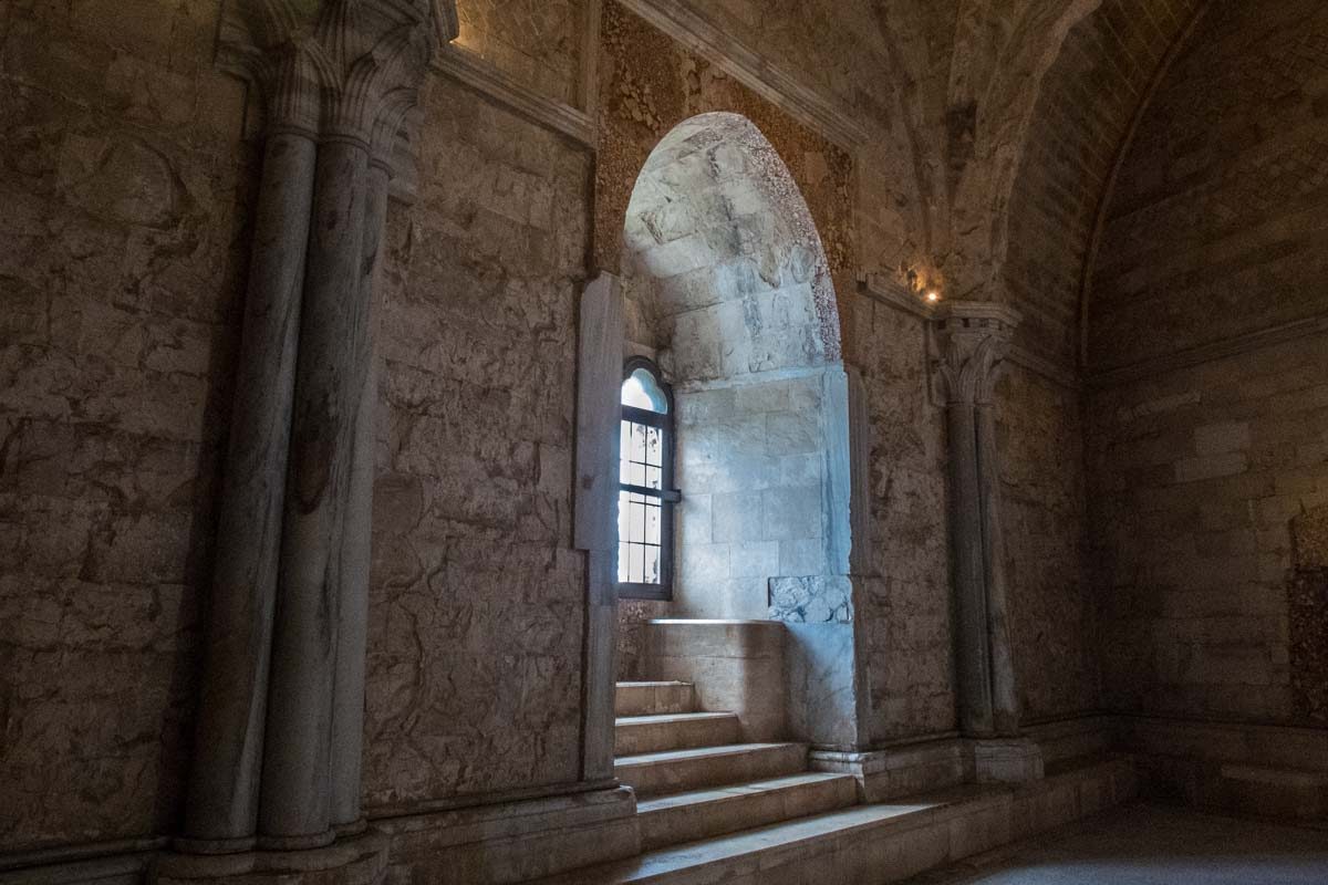 italy castel del monte arched window steps