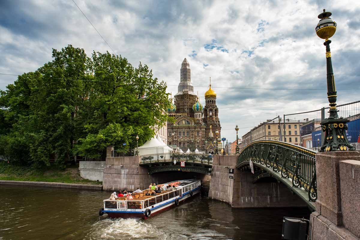 Russia Saint Petersburg canal church of savior on spilled blood