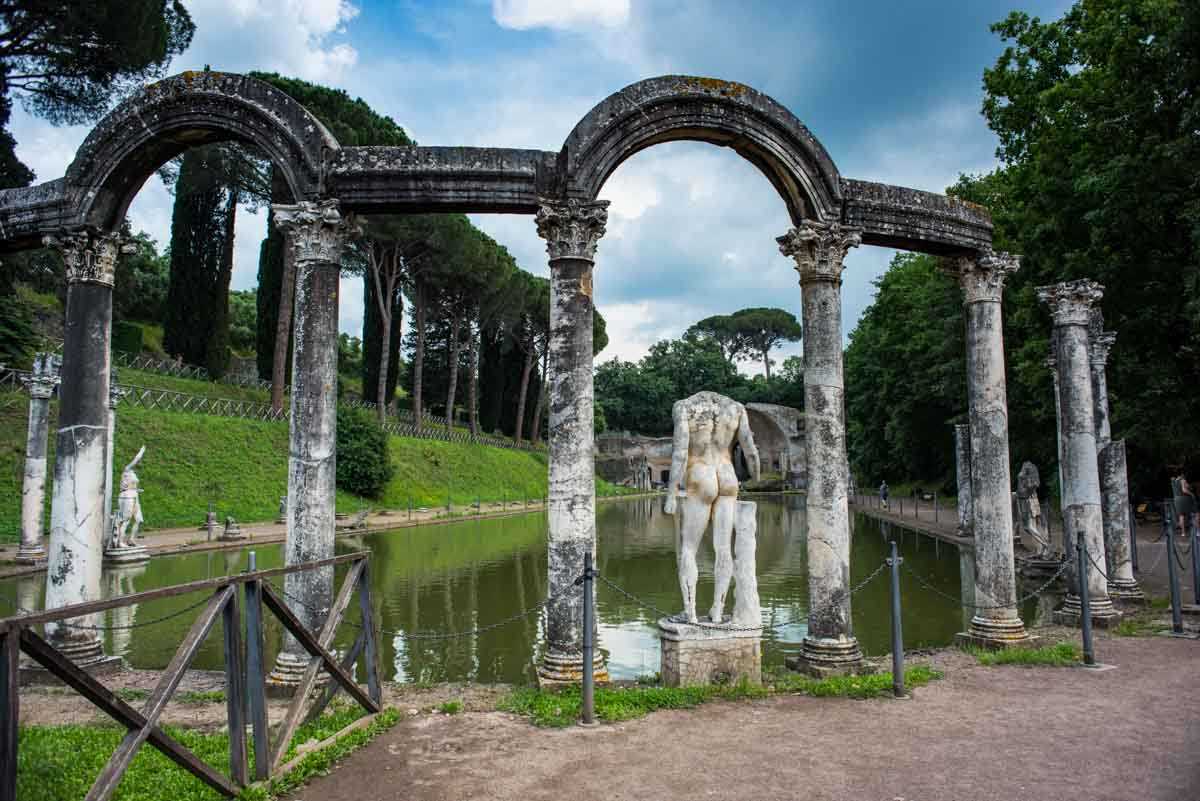 statue hadrians villa tivoli italy