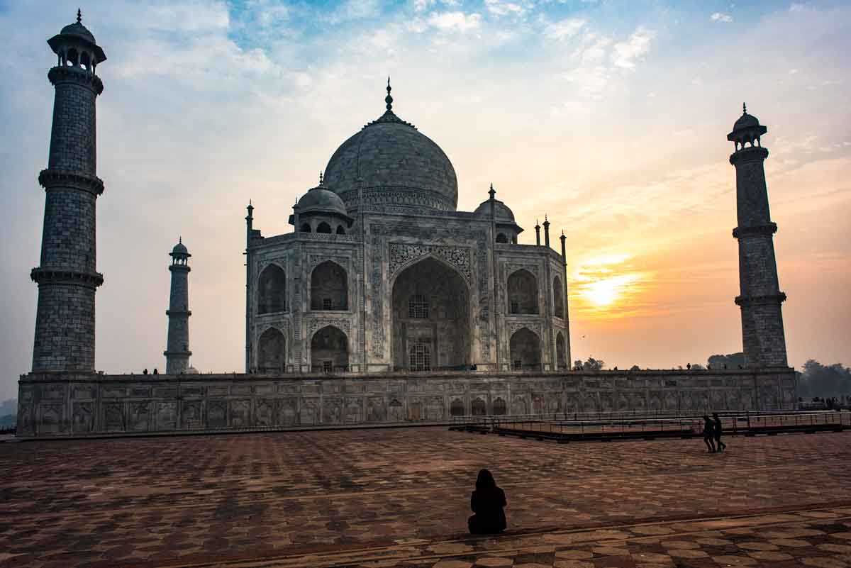 photographing taj mahal agra india