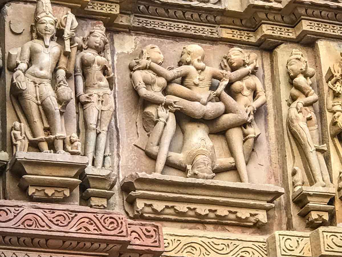 india-khajuraho-temple-12.jpg