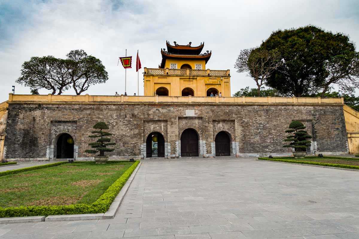 vietnam hanoi imperial citadel entrance thang long