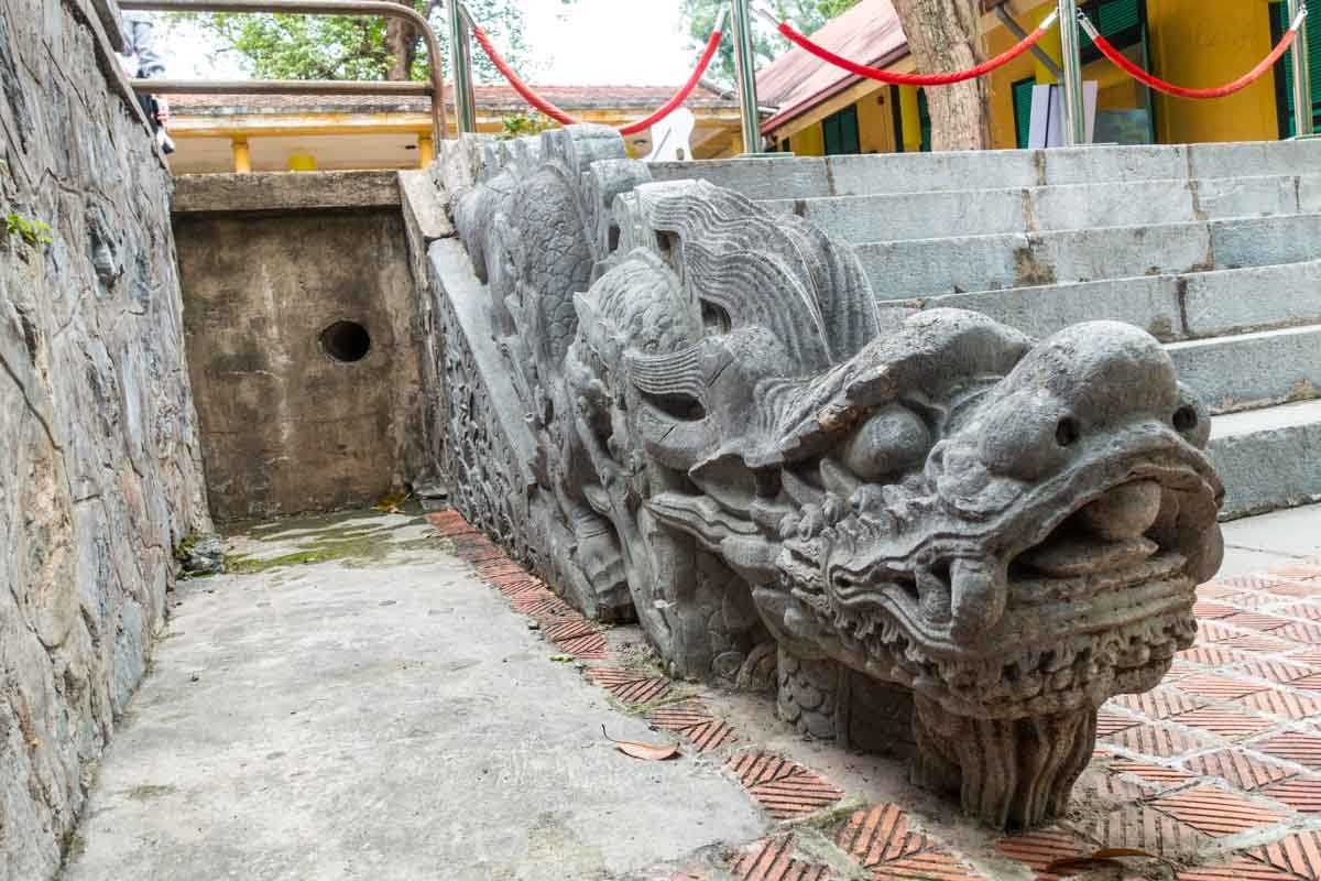 vietnam hanoi imperial dragon steps