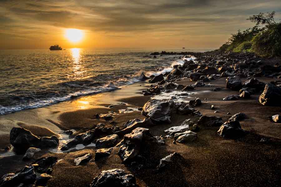 Ecuador Floriana Galapagos sunset