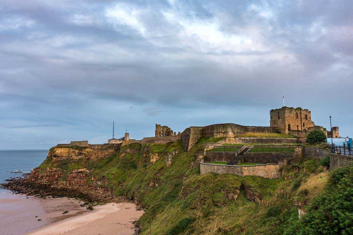 biking england hadrians tynemouth castle