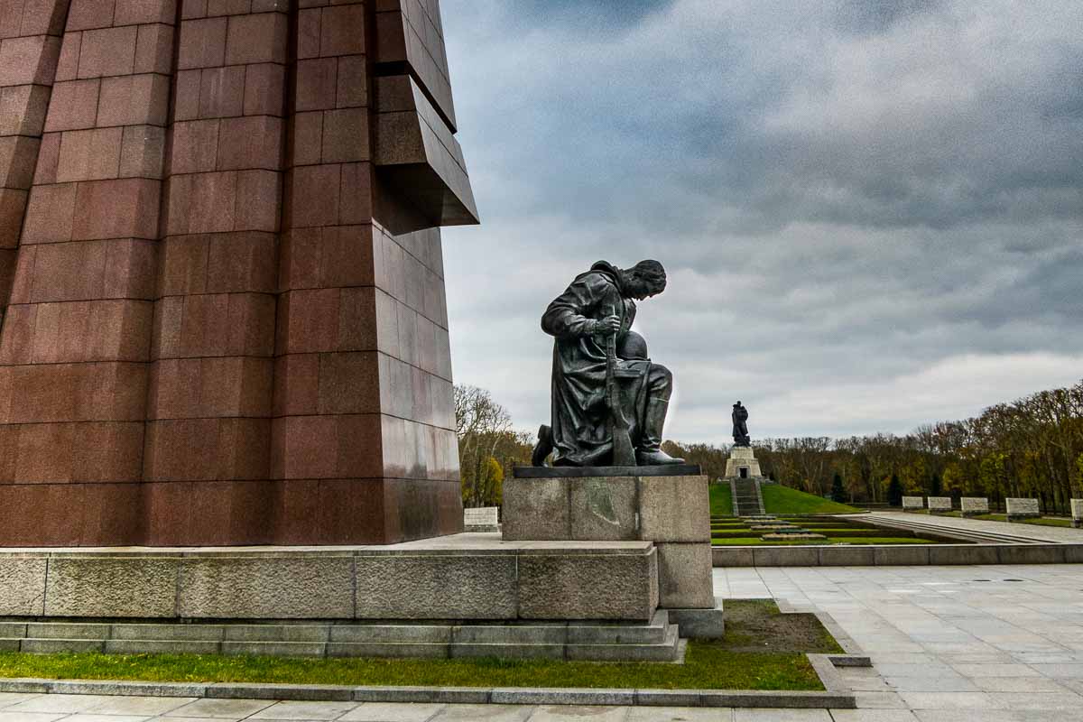 germany berlin soviet war memorial 2