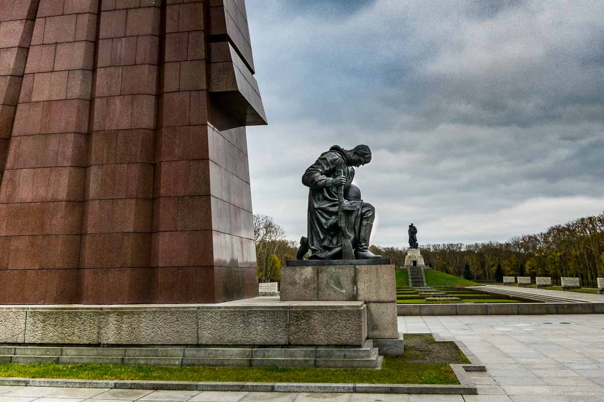 The Soviet World War II Memorial Treptower Park Berlin Travel Past 50